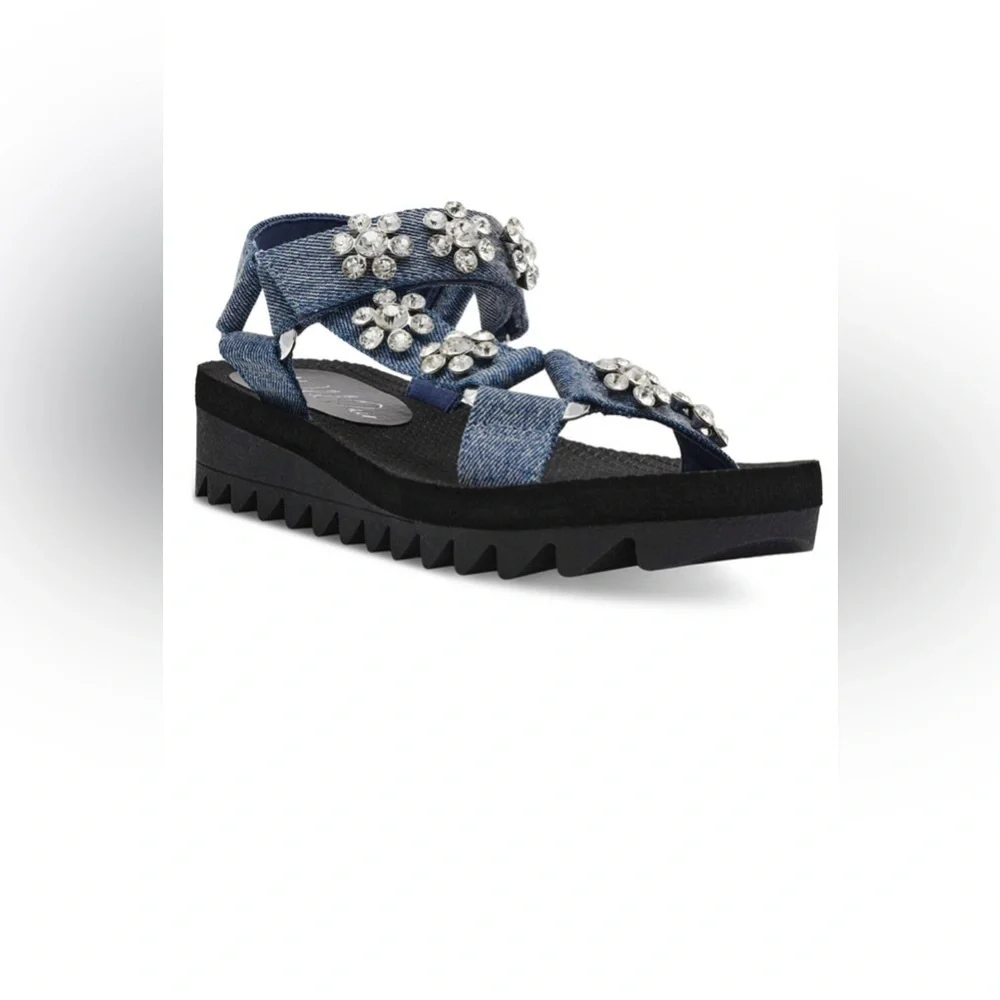 WILD PAIR Kudose Sporty Embellished Sandals